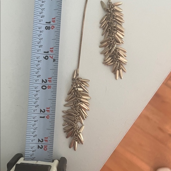 Golden Necklace - Picture 5 of 7